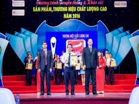 Nam Linh đón nhận giải thưởng sản phẩm thương hiệu